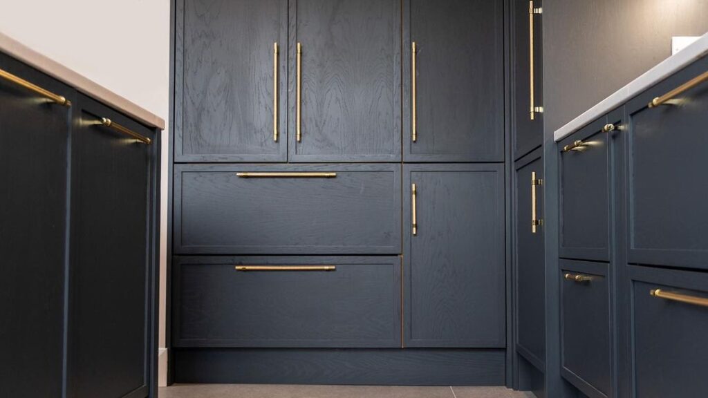 Gold handle design for modern classic shaker kitchen